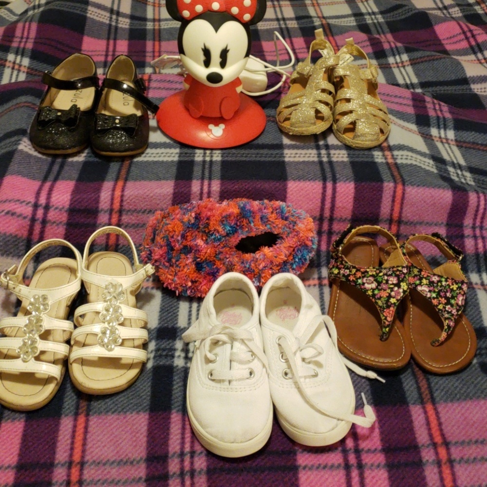 Sandles, tennis shoes, lamp